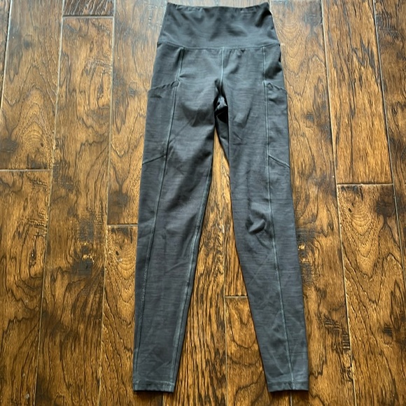 American Eagle Everything Pocket Leggings, size XS - Picture 2 of 8